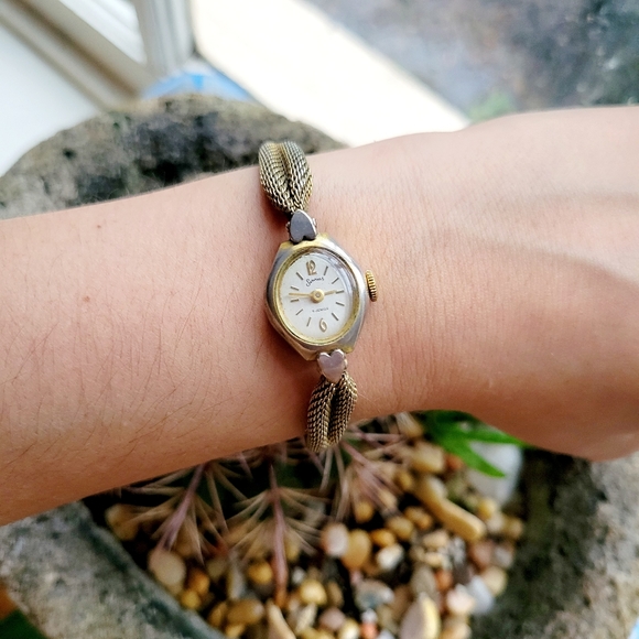 Vintage Services 5 Jewels Gold & Silver Dainty Classic Watch - Picture 2 of 9